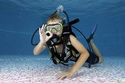 Morro Jable Dive Centre - Fuerteventura. Kids learn to dive.